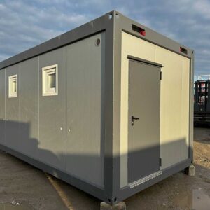 Contenedor sanitario 3×6 - 6 duchas, 2 lavabos y termo de 300 L